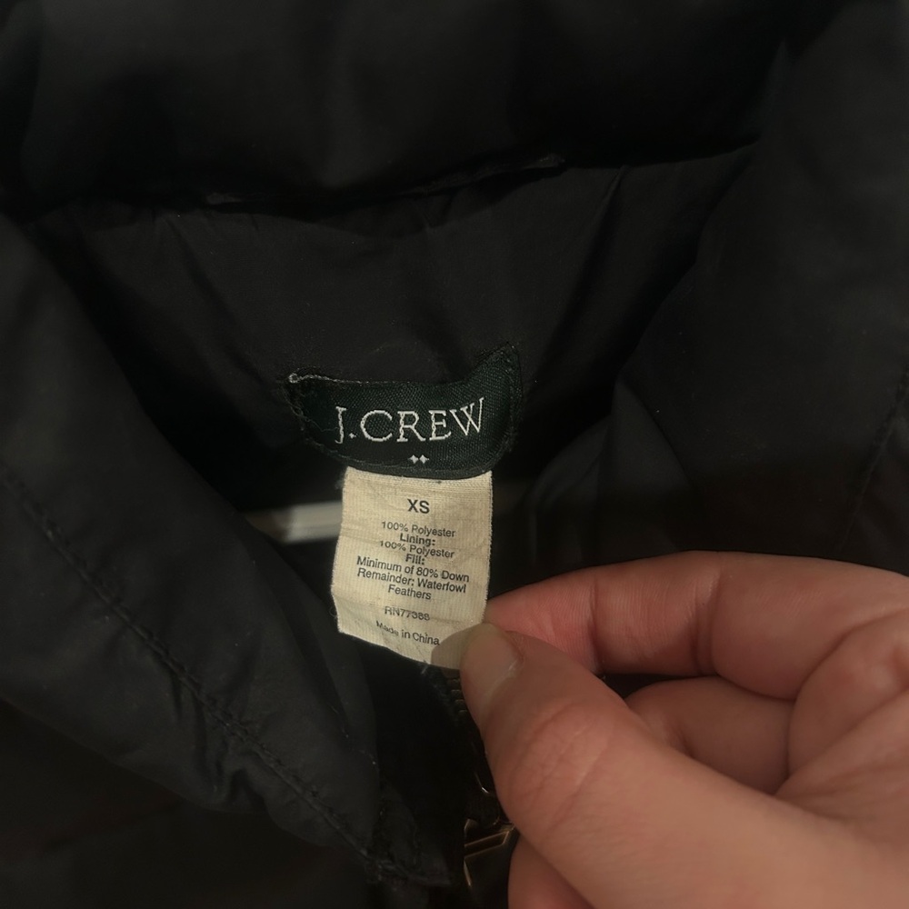J. CREW VEST ⭐️ - Picture 3 of 3